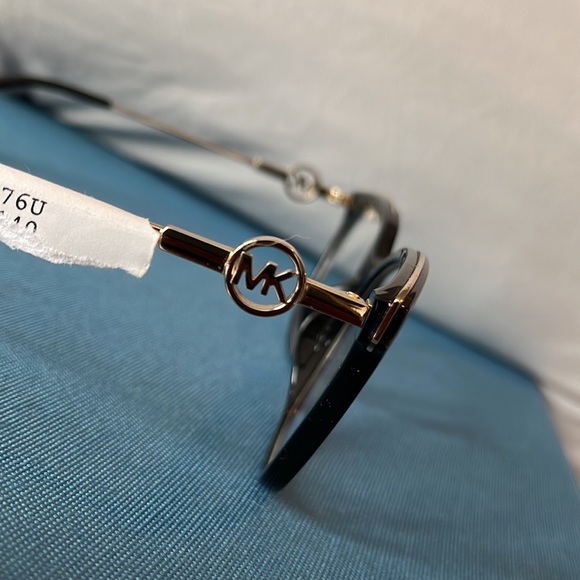 NWT 061 Very beautiful new Michael Kors eyeglass frames without prescription - Picture 3 of 6